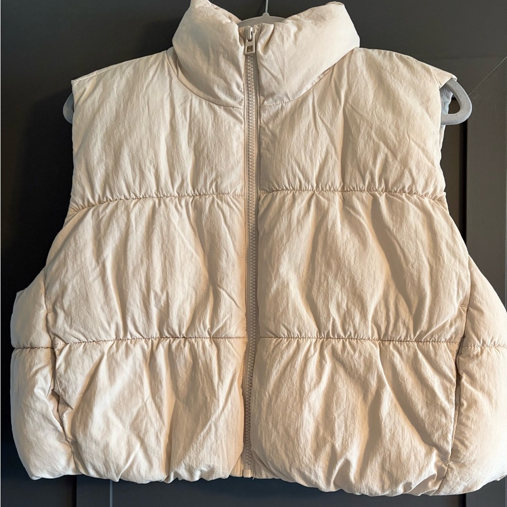 Cropped Puffy Vest